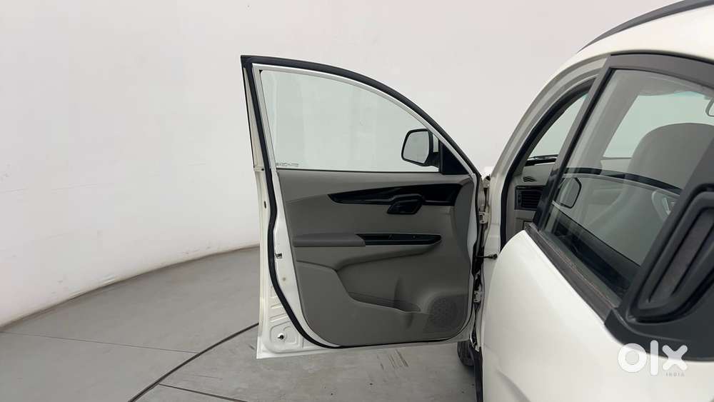 Mahindra Kuv 100 Mfalcon G80 K6, 2017, Petrol