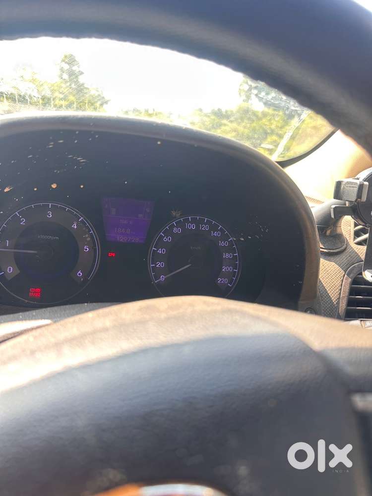 Hyundai Fluidic Verna 2012