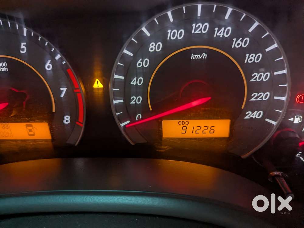 Toyota Corolla Altis 2010-2013 1.8 J, 2010, Petrol