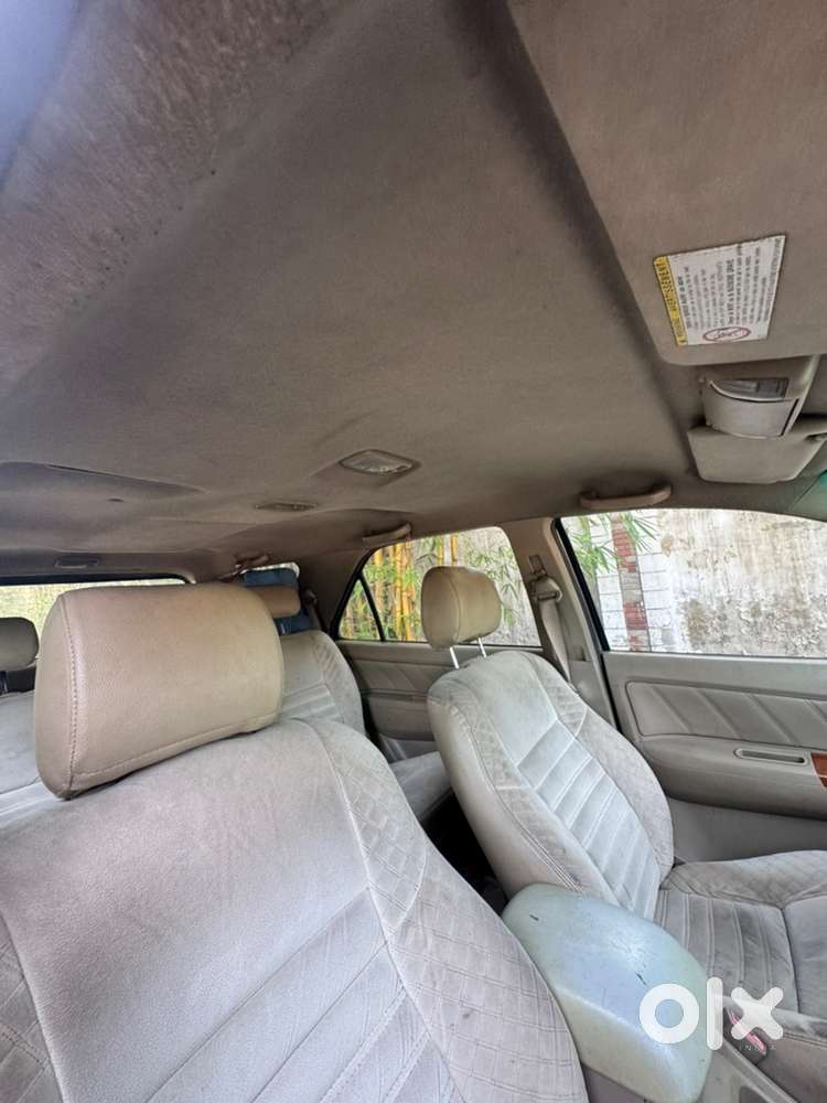Toyota Fortuner 2011 Diesel 150000 Km Driven
