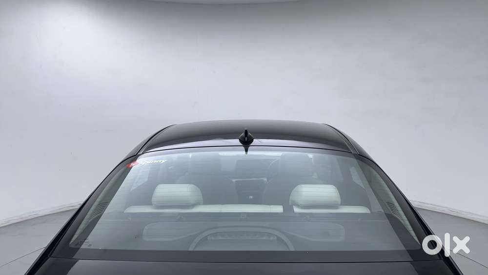 Hyundai Verna 1.5 Sx (o) Petrol Mt, 2023, Petrol