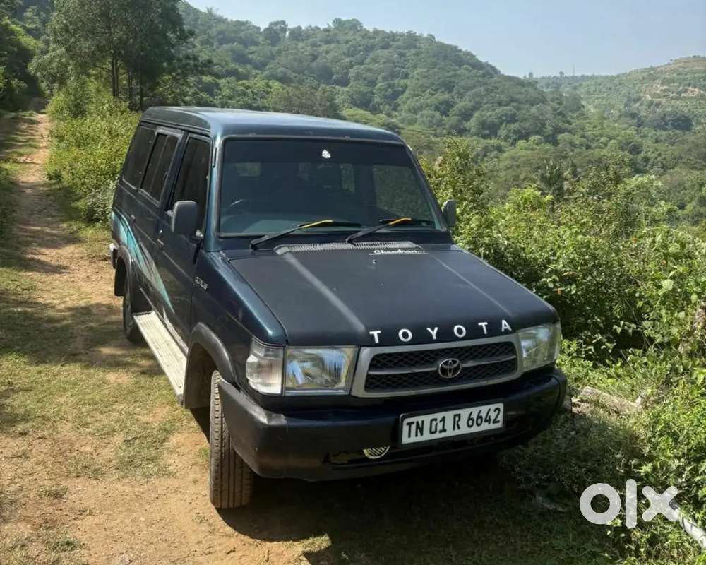 Toyota Qualis 2004 Diesel 200000 Km Driven