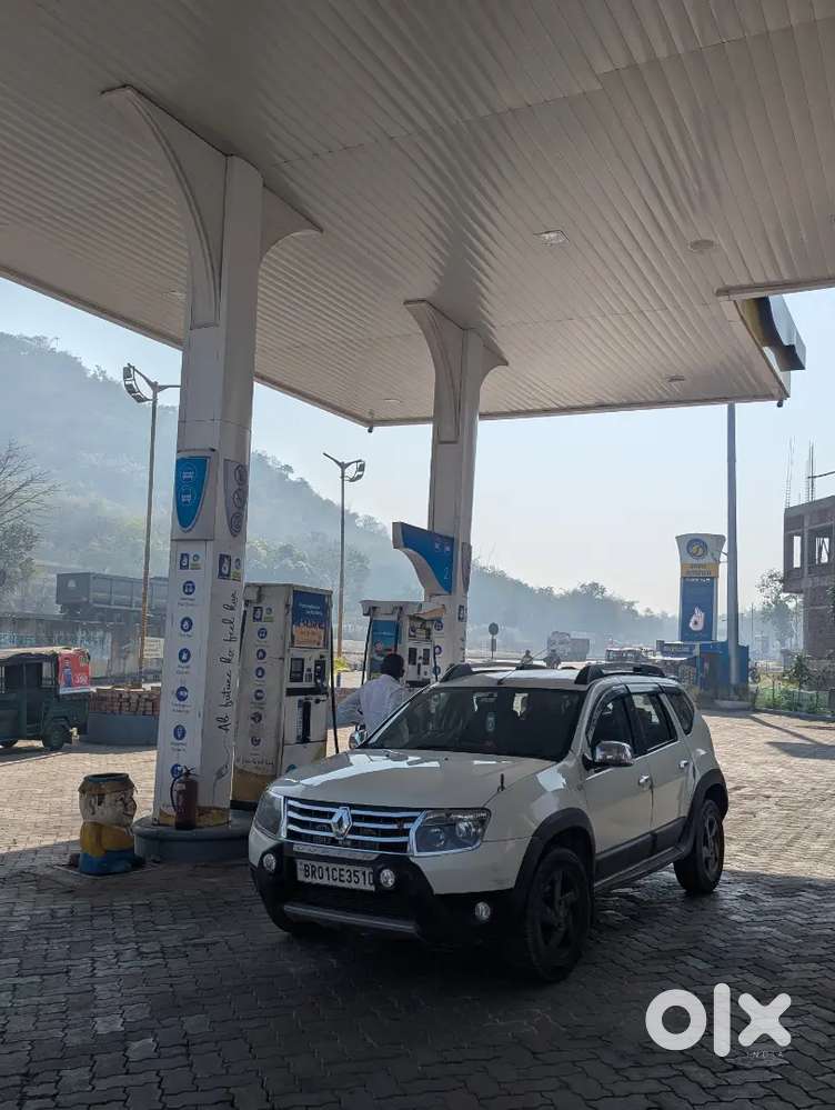 Renault Duster 1.5 Adventure December 2014 Top Model