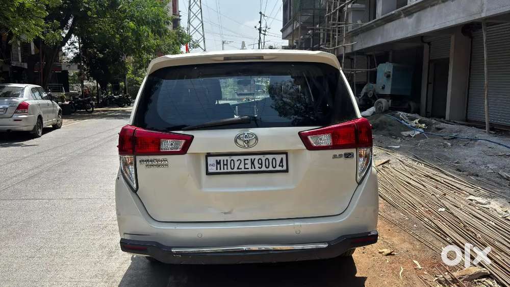 Toyota Innova Crysta 2016 Automatic 2.8 (captain Seats)