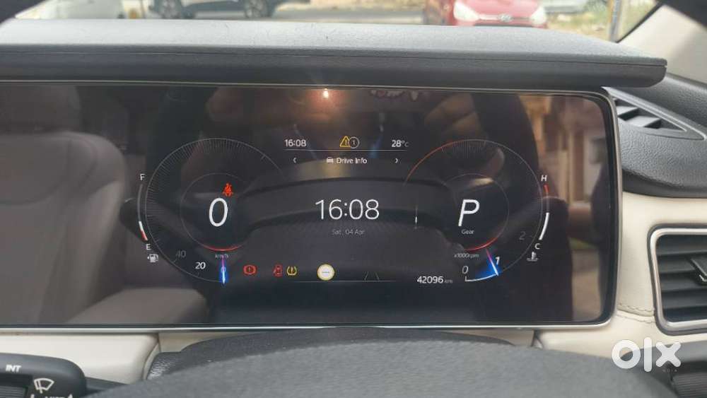 Mahindra Xuv700 2.0 Ax 7 Petrol At Str, 2021, Petrol