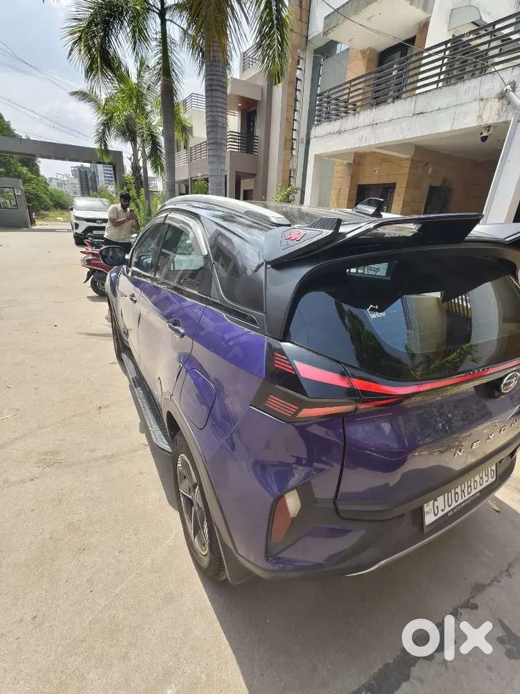 Tata Nexon Purple 2023 - Manual Petrol