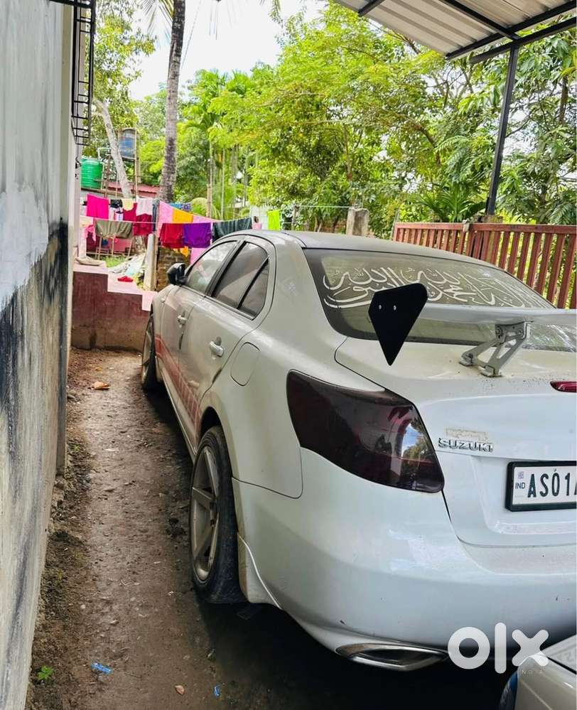 Maruti Suzuki Kizashi Petrol 2012