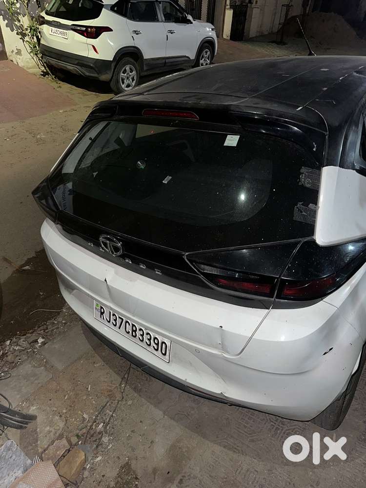 Tata Altroz Petrol 2021