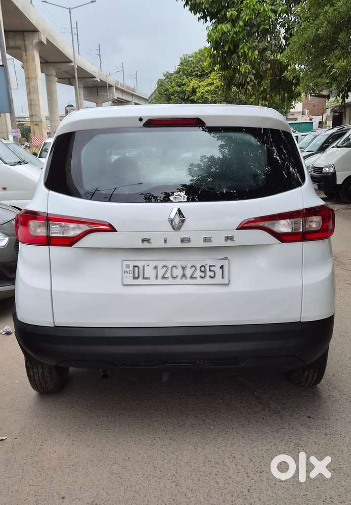 Renault Triber 1.0 Rxe, 2023, Petrol