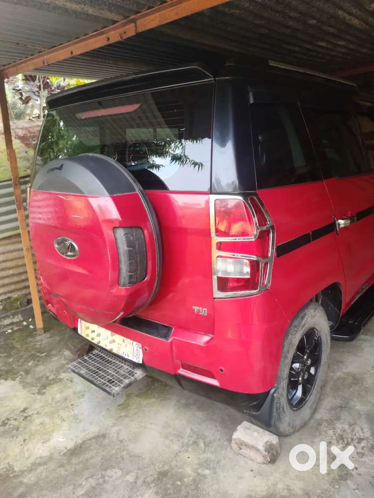 Mahindra Tuv 300 2018 Diesel Well Maintained