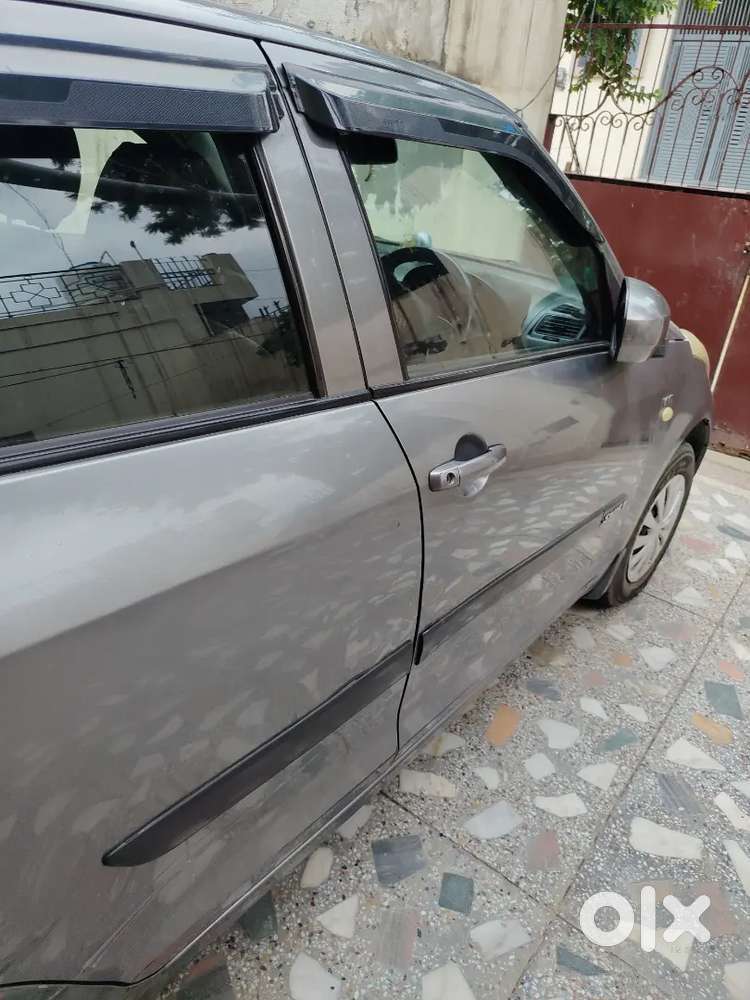 2015 Swift Petrol And Cng,new Tyre,well Maintained,clean Record,dl Num