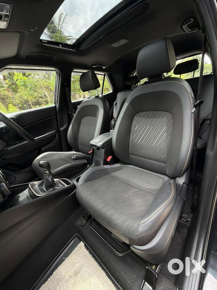 Hyundai Venue Sx Knight Edition Mt, 2024, Petrol