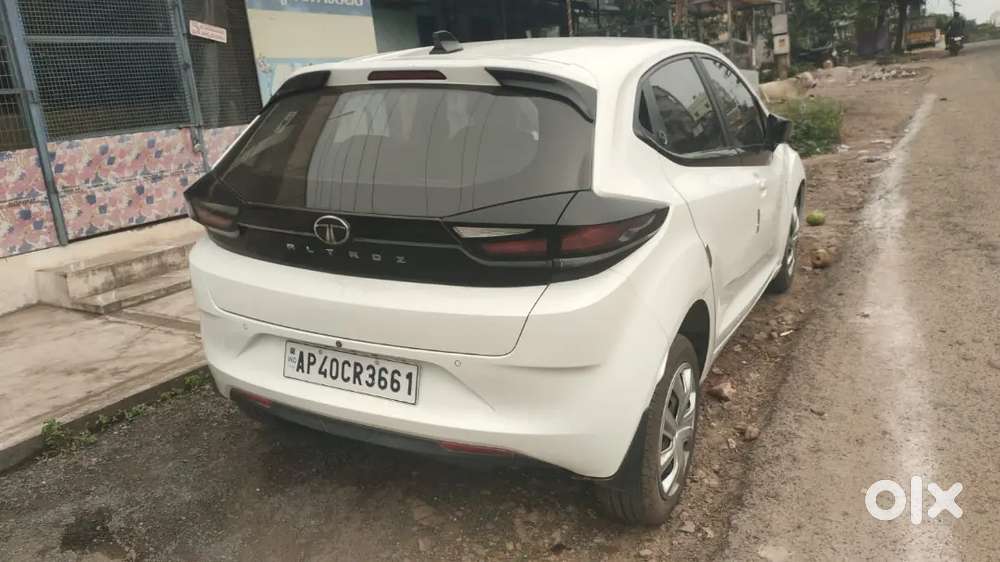 Tata Altroz Xm Petrol 2024