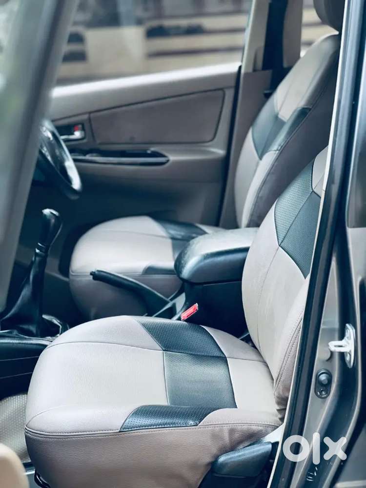 Toyota Innova V Orginal Kerala 2015 Model 95000 Km Only