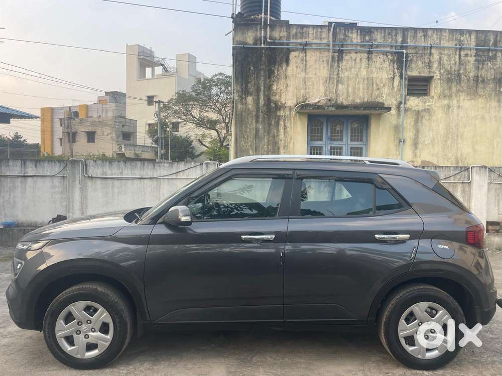 Hyundai Venue S (o) 1.2 Petrol Knight Edition, 2020, Petrol