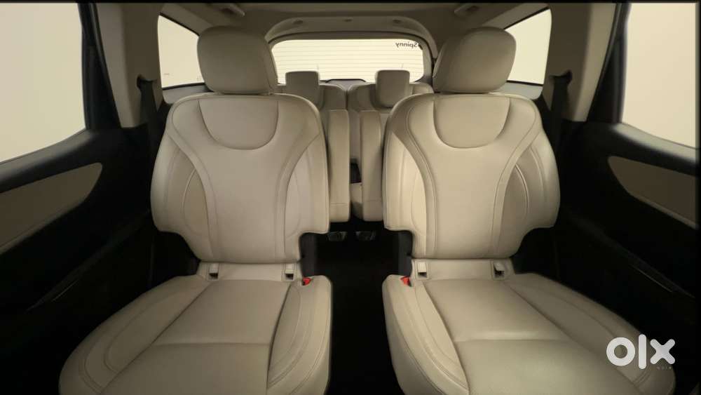Mahindra Xuv700 Ax7l 6 Str At, 2024, Petrol