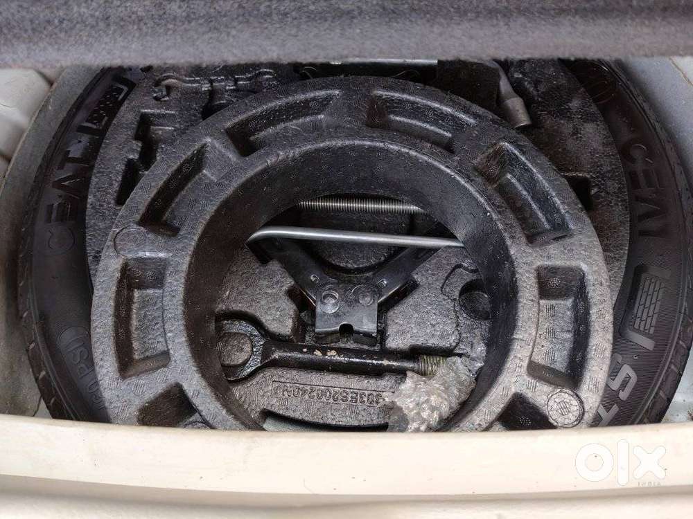 Mahindra Xuv300 1.2 W8 (o) Amt Petrol, 2023, Petrol