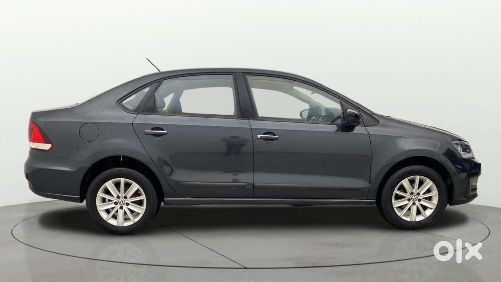 Volkswagen Vento 1.2 Highline Plus At 16 Alloy, 2016, Petrol