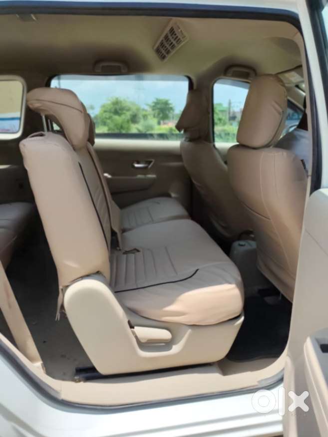 Maruti Suzuki Ertiga 1.5 Vxi, 2023, Petrol