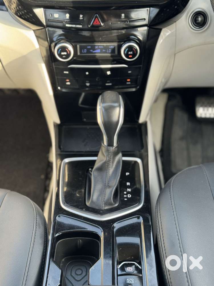 Mahindra Xuv 3xo Ax5l 1.2 Petrol At, 2024, Petrol