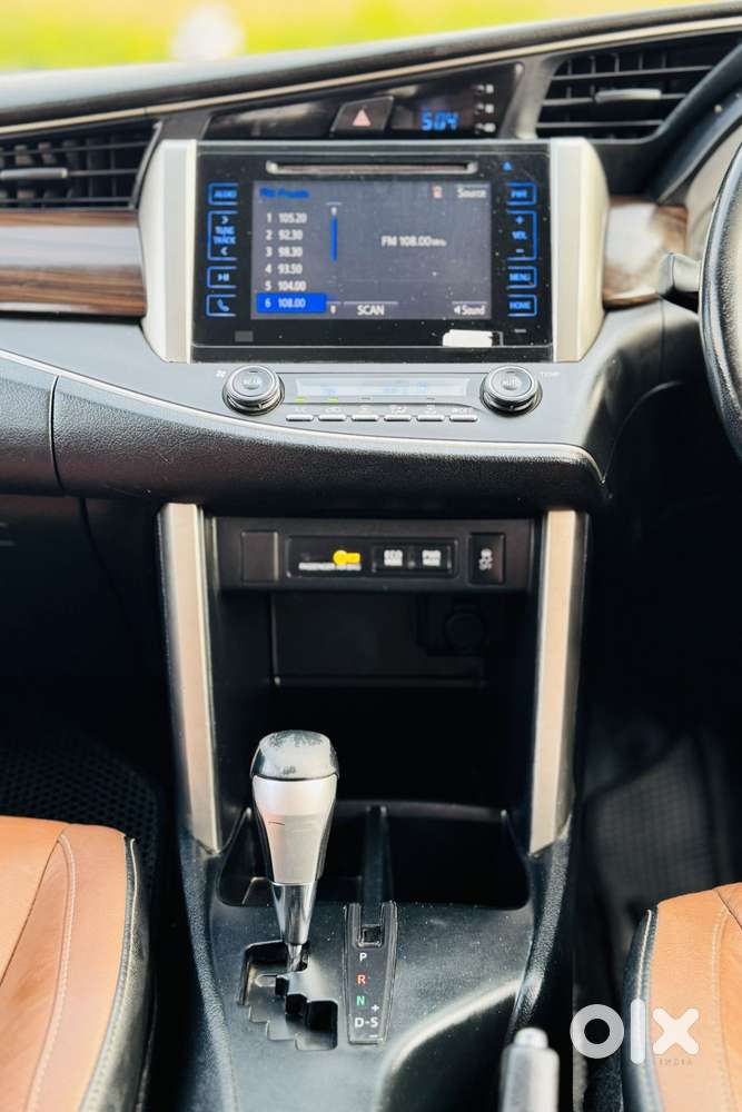 Toyota Innova Crysta 2.8 Zx At, 2016, Diesel