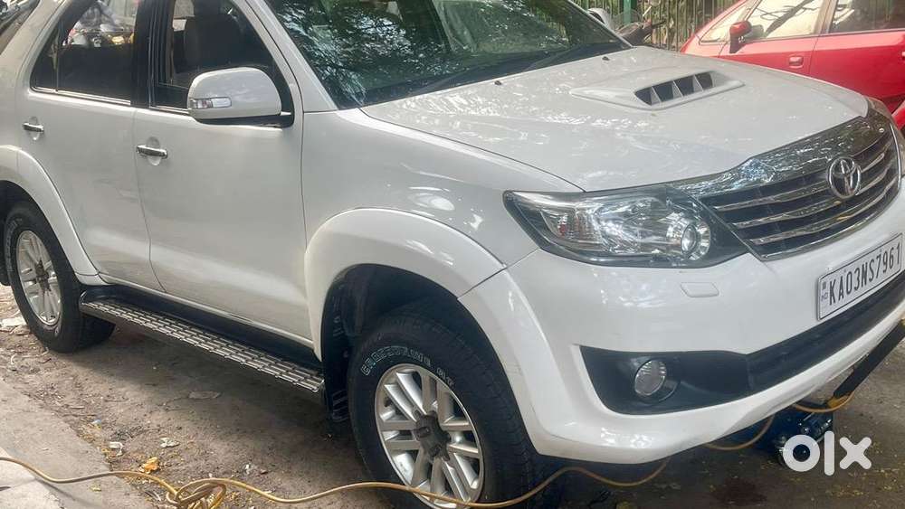 Toyota Fortuner Automatic Car 2012