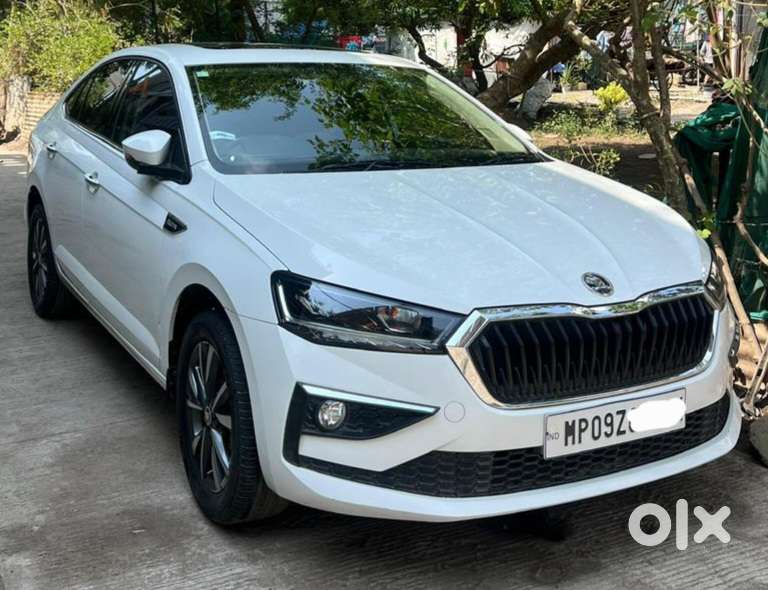 Skoda Slavia Style 1.0l Tsi Mt, 2023, Petrol