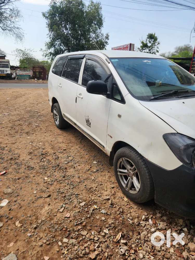 Toyota Innova 2010 Diesel Well Maintained