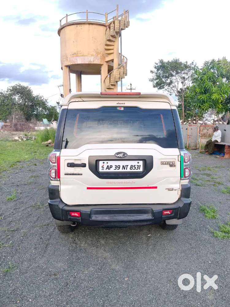Mahindra Scorpio (9 Seater) S2  Modal 2015
