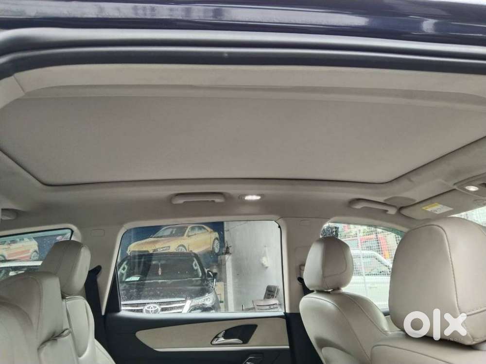 Mahindra Xuv700 2.2 Ax 7 Diesel At Luxury Pack Str Awd, 2022, Diesel