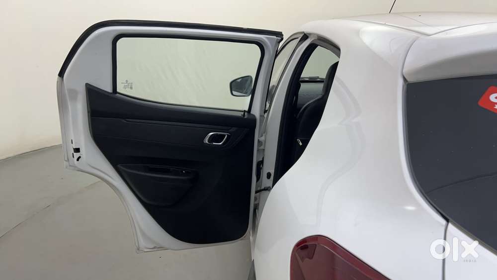 Renault Kwid 2019-ongoing 1.0 Rxt Amt (o), 2020, Petrol