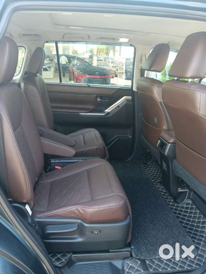 Toyota Innova Hycross 2.0 Zx (o) Hybrid 7 Str, 2024, Diesel