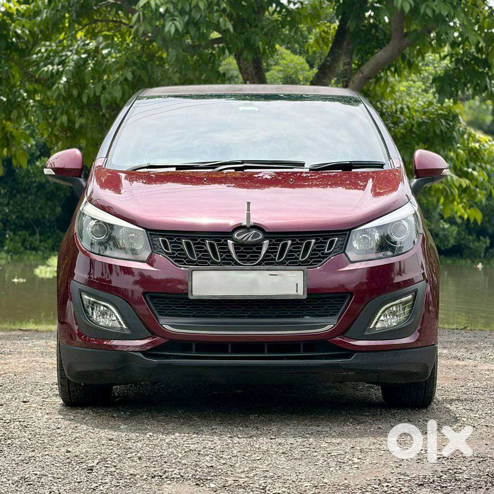 Mahindra Marazzo M6, 2018, Petrol
