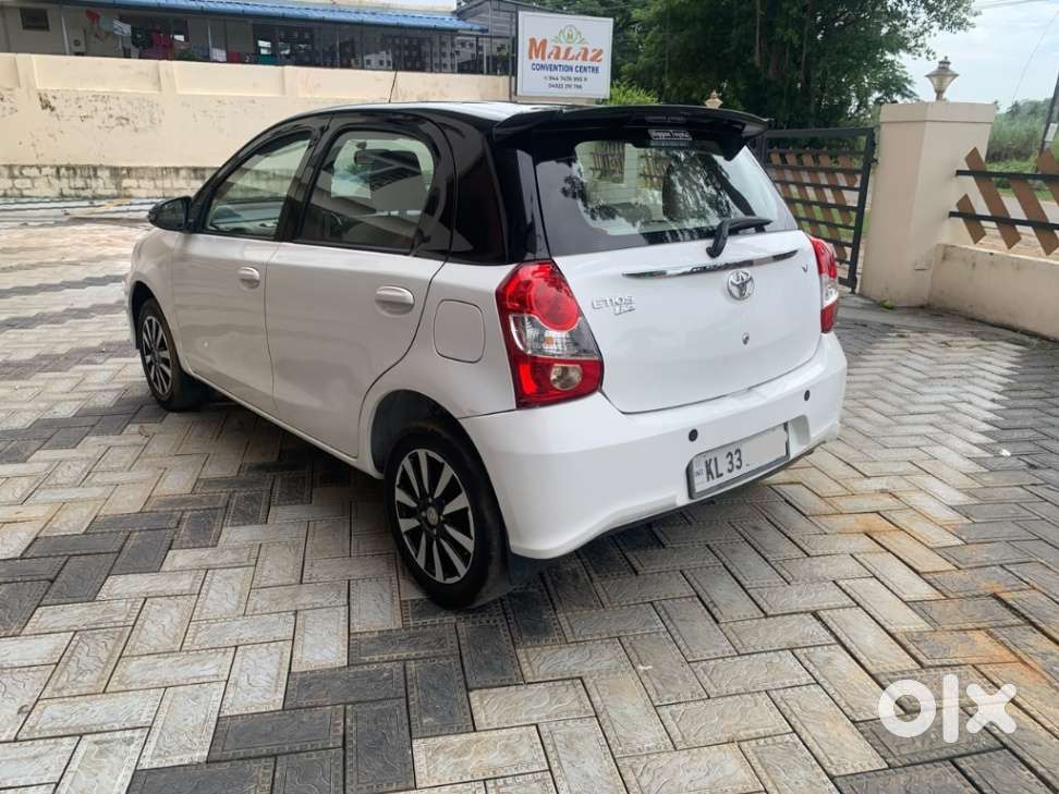 Toyota Etios Liva V Dual Tone, 2019, Petrol