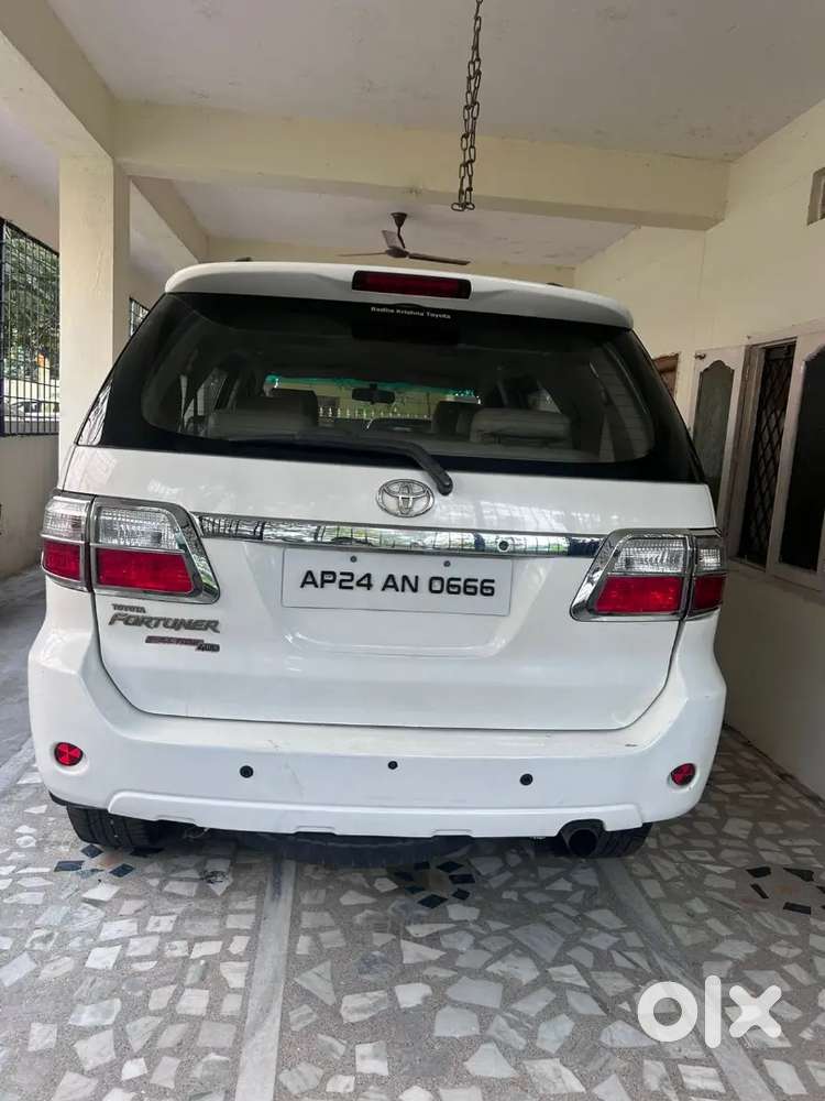 Toyota Fortuner 2011 Diesel 98000 Km Driven