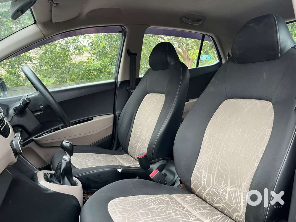 Hyundai Grand I10 Sportz, 2016, Petrol