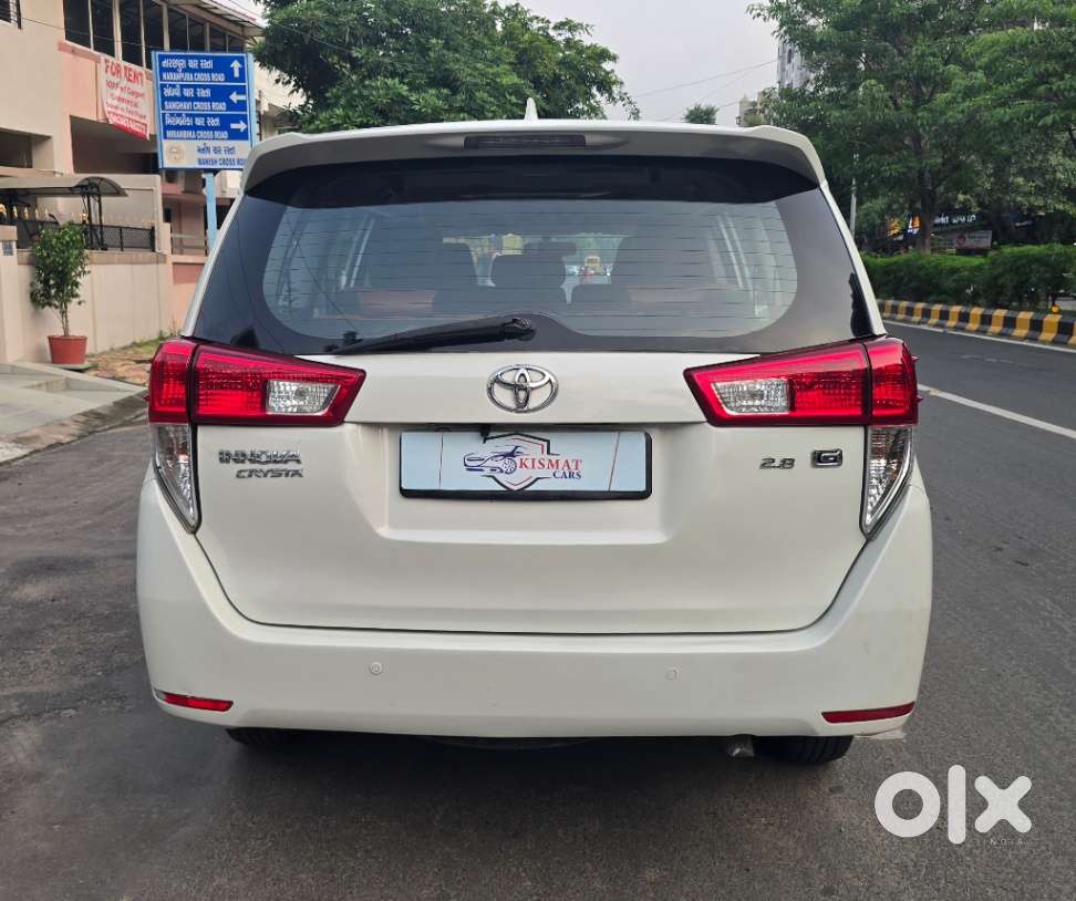 Toyota Innova Crysta 2.8 Gx At 8 Seater, 2017, Diesel