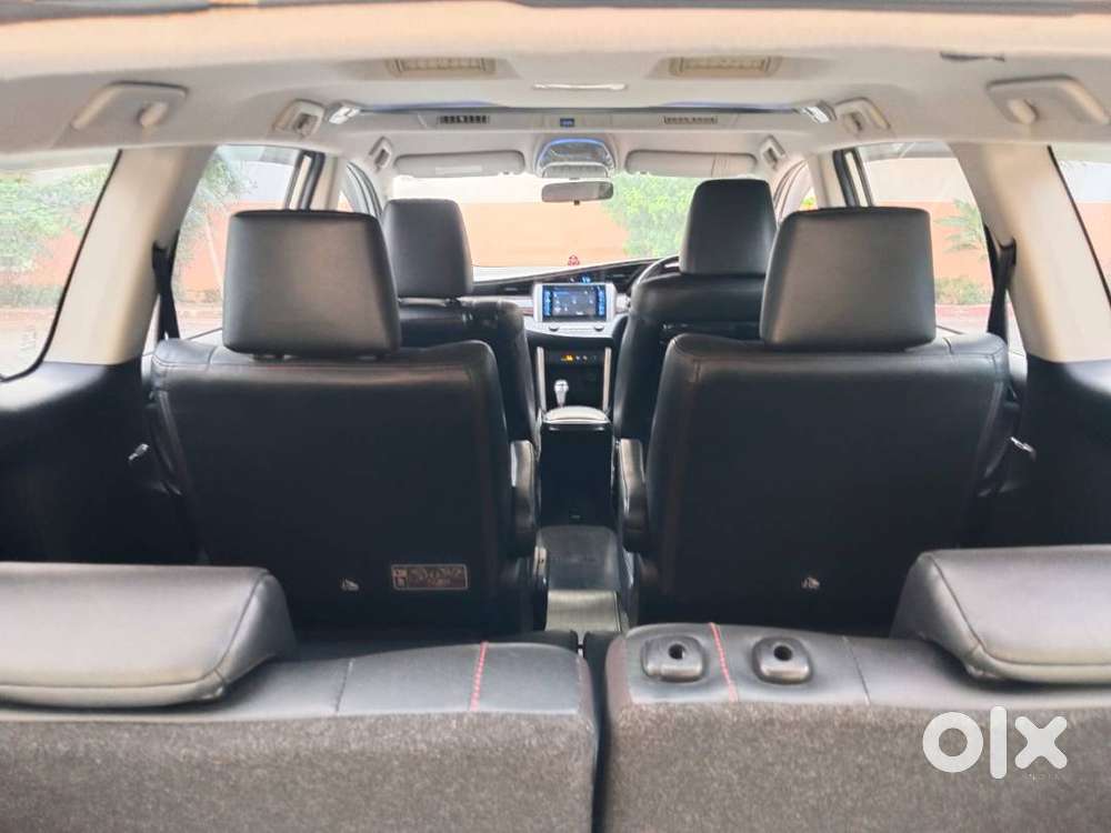 Toyota Innova Crysta 2.8 Touring Sport.