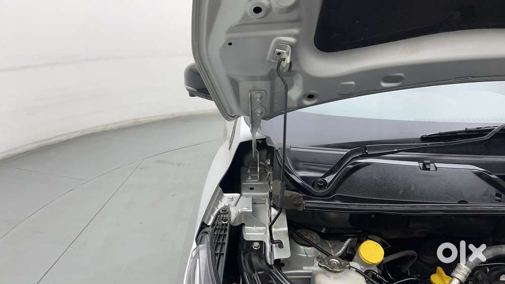 Nissan Magnite 1.0 Xv Premium, 2023, Petrol