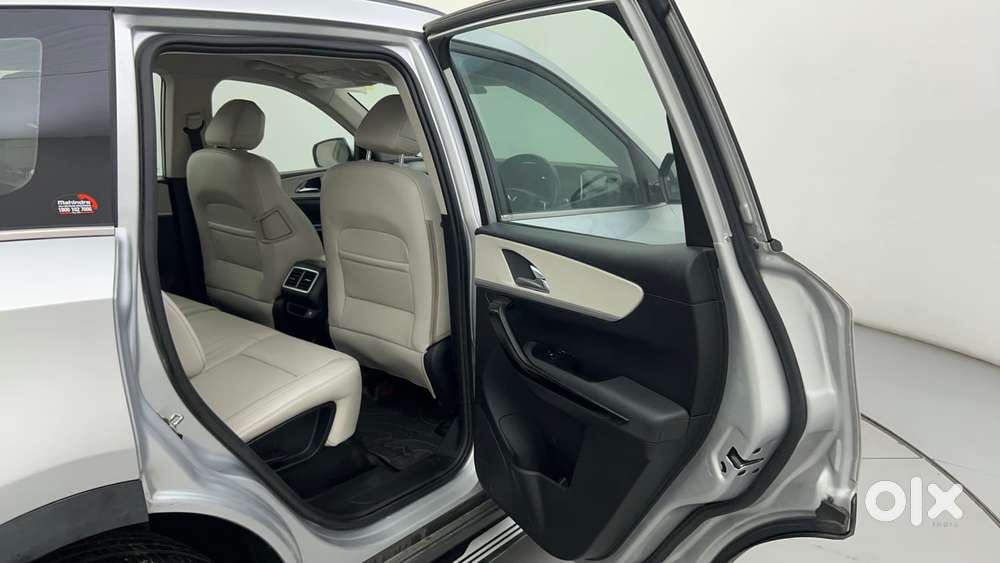 Mahindra Xuv700 2.0 Ax 7 Petrol At Luxury Pack Str, 2023, Petrol