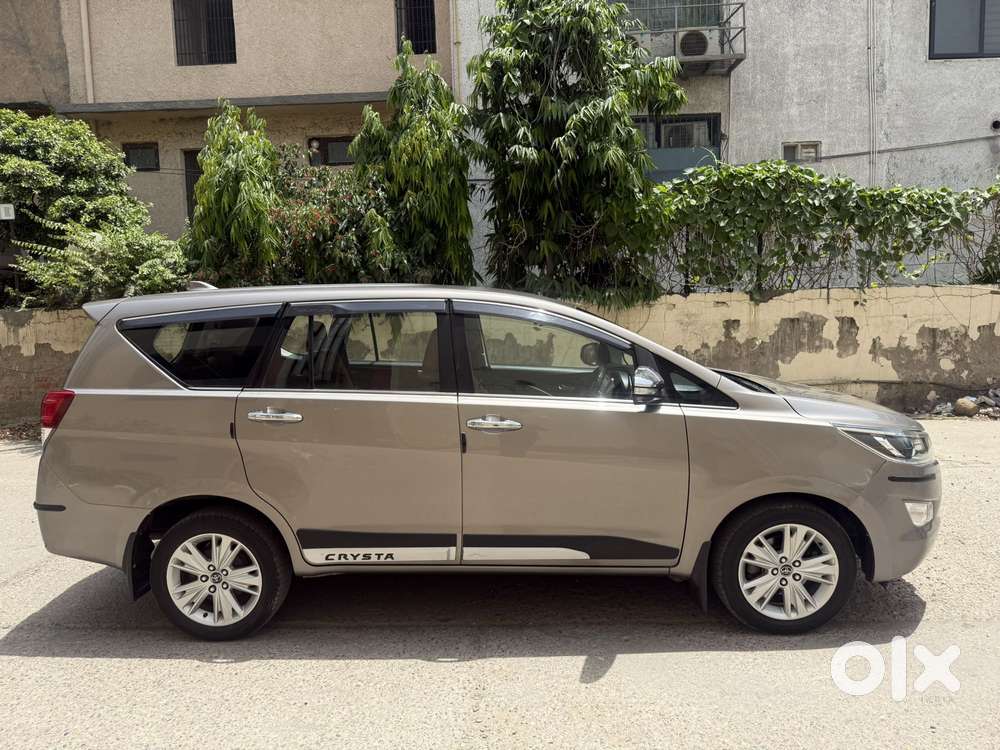 Toyota Innova Crysta [2020-ongoing] 2.7 Zx At 7 Str, 2016, Petrol