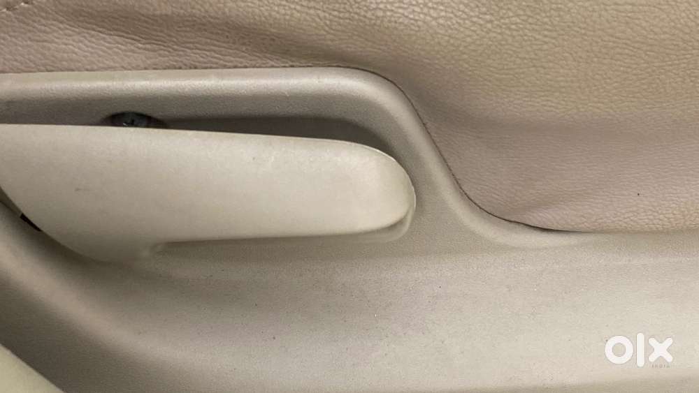 Maruti Suzuki Ertiga Vxi At, 2016, Petrol