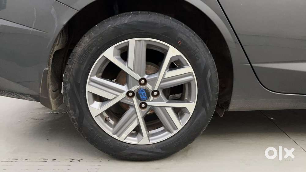 Hyundai Verna 1.5 Sx Petrol Mt, 2023, Petrol