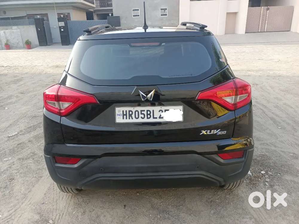 Mahindra Xuv 300 Black Colour