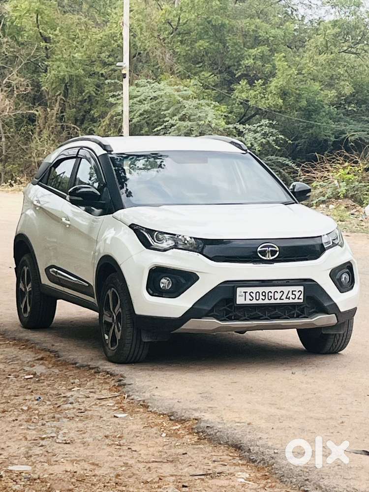 Tata Nexon, 2023, Petrol