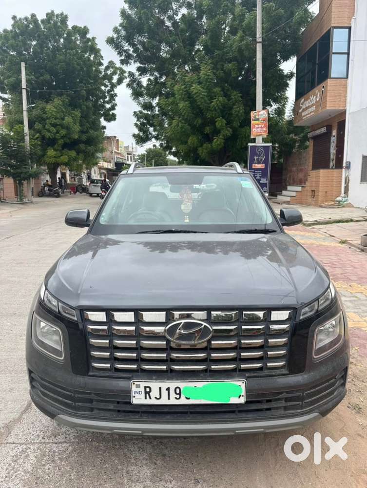 Hyundai Venue Petrol 2022
