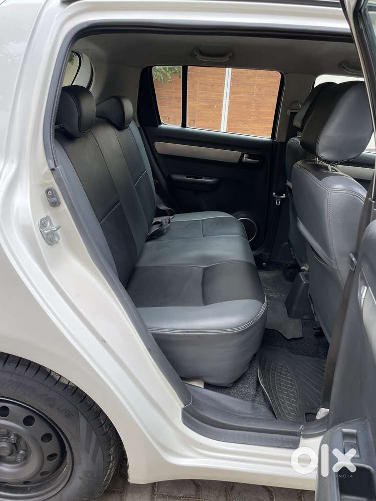 Maruti Suzuki Swift Vxi + Manual, 2010, Petrol