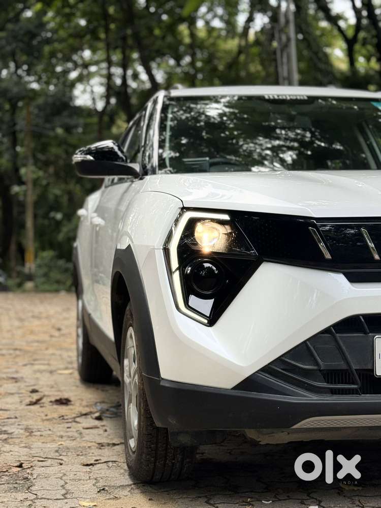 Mahindra Xuv 3xo Mx1 Pm Mt, 2024, Petrol