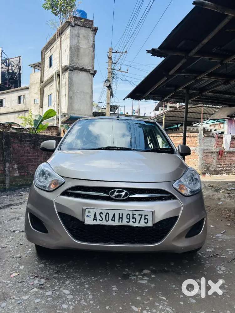 Sales Old Car And Buys A New Car