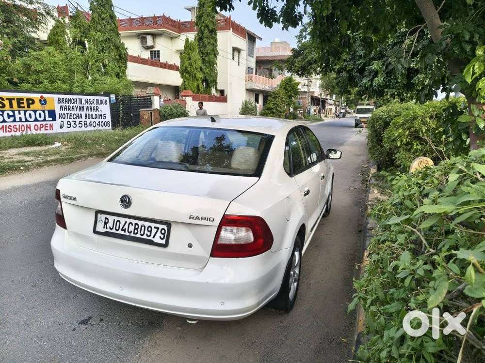 Skoda Rapid 1.5 Tdi Ambition Plus, 2015, Diesel